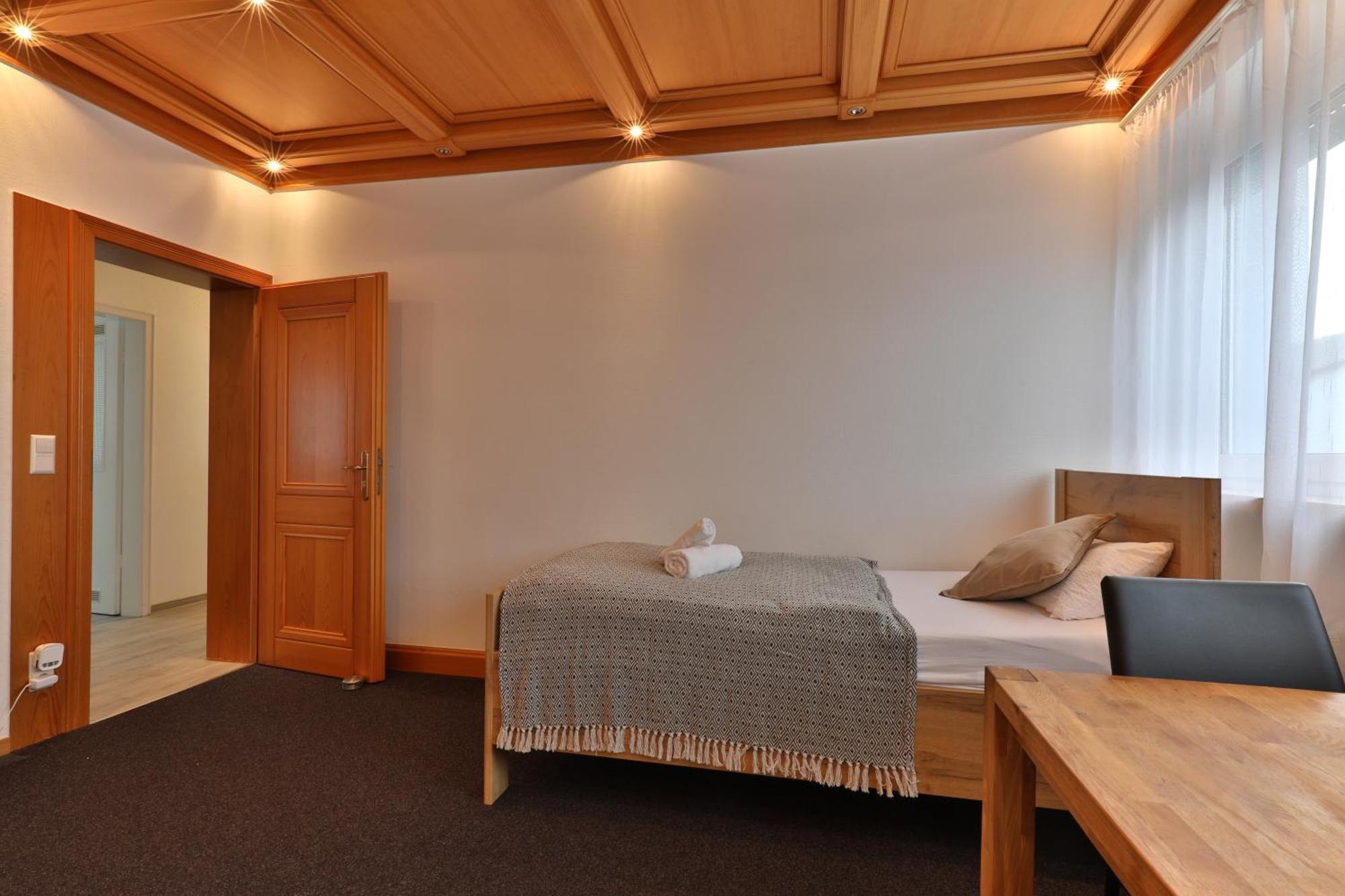 Apartment Moderne - Service Im Göppingen
